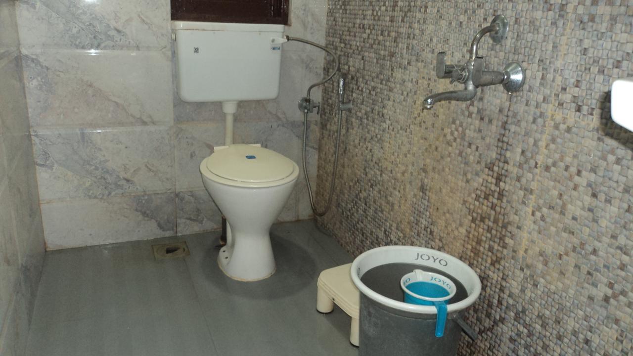 Benazeer Hotel Mumbai Exterior foto