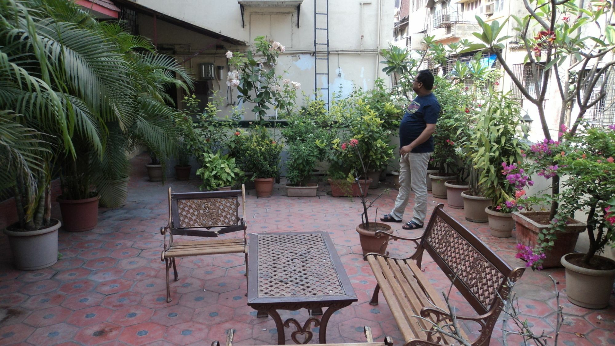 Benazeer Hotel Mumbai Exterior foto